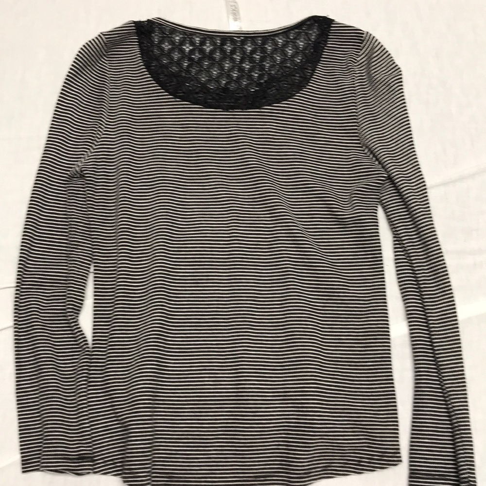 2 shirts - Picture 6 of 6